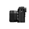 Fujifilm X-T50 Kamera mit XC 15-45mm Objektiv in Schwarz.
